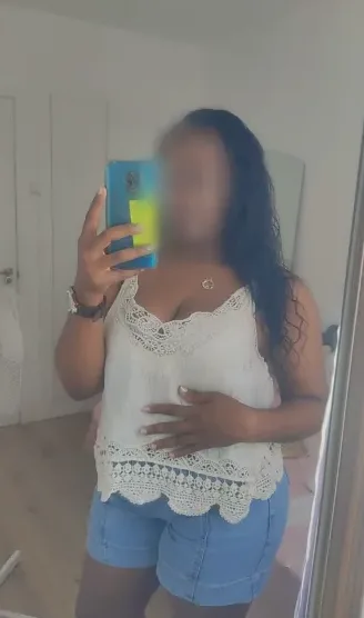 Cecilie, 34