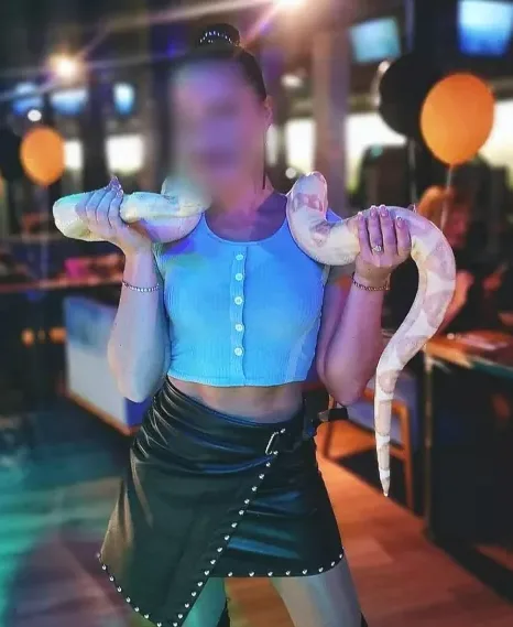 Ellie, 40