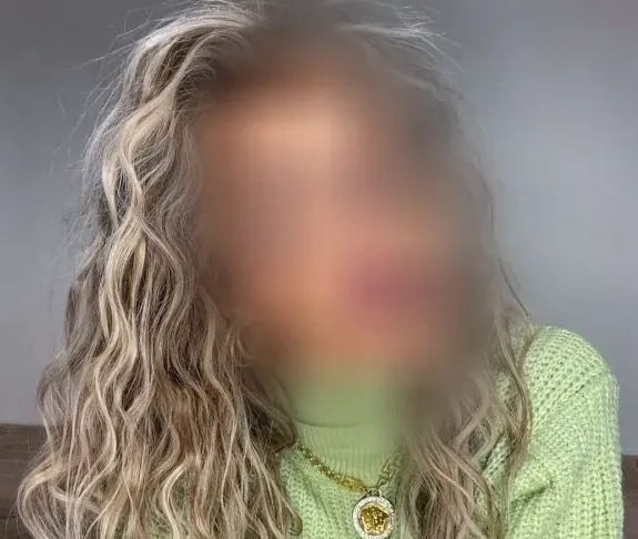 Emilia, 35