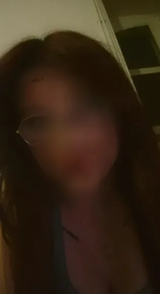 Emina, 24