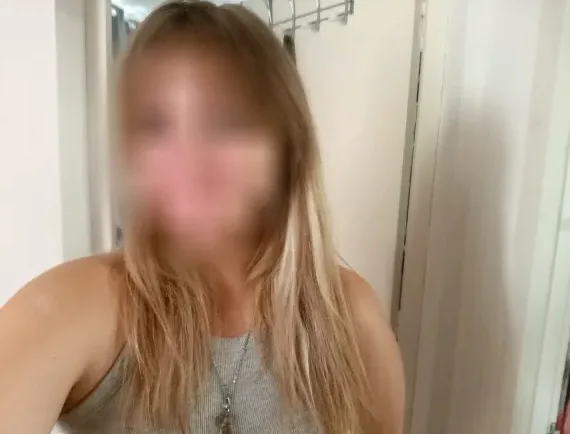Helena, 20