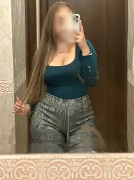 Karla, 24