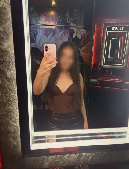 Karoline, 18