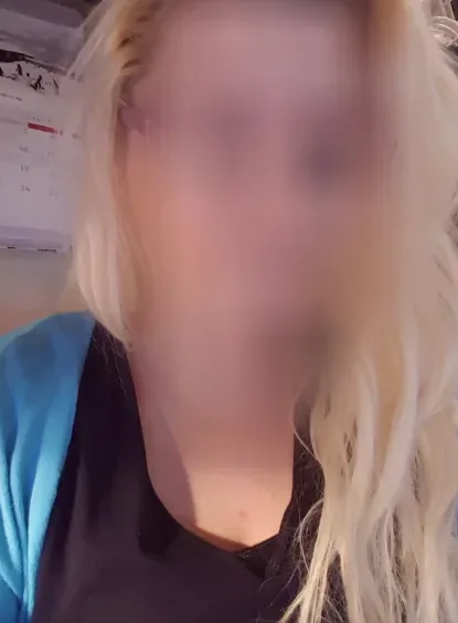 Karoline, 40