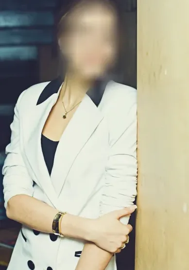 Marie, 30