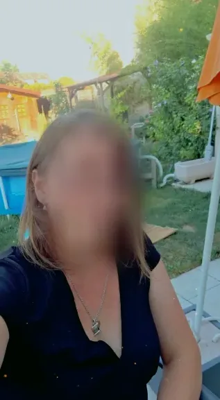 Sara, 37
