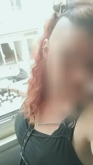 Signe, 35