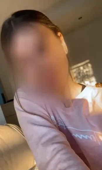Tina, 26